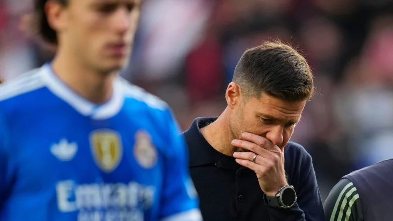 Zwei Spiele ohne Tor - spanische Medien kritisieren bereits Real-Coach Xabi Alonso. - &copy; Manu Fernandez/AP/dpa