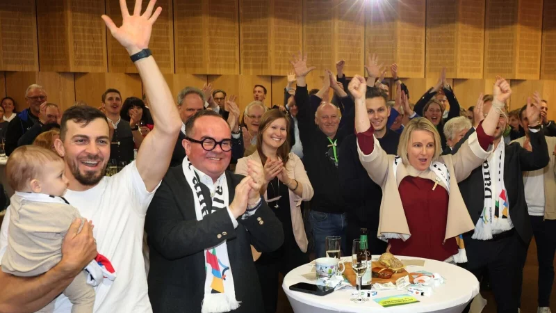 Jubel bei den Olympia-Bef&uuml;rwortern: M&uuml;nchen sagt Ja zu einer Bewerbung. - &copy; Karl-Josef Hildenbrand/dpa