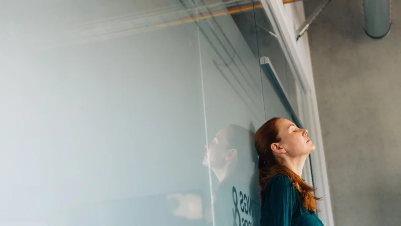 Im Ungleichgewicht: Viele Frauen mit ADHS erleben hormonelle Umbruchphasen als besonders herausfordernd. - &copy; Zacharie Scheurer/dpa-tmn