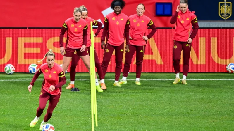 Giulia Gwinn musste schon einige Hindernisse nehmen in ihrer Fußball-Karriere. - © Sebastian Christoph Gollnow/dpa