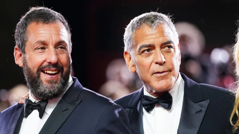 «Jay Kelly» ist unter den 10 besten Filmen von 2025 des renommierten American Film Institute. (Archivbild) - © Scott A Garfitt/Invision/dpa