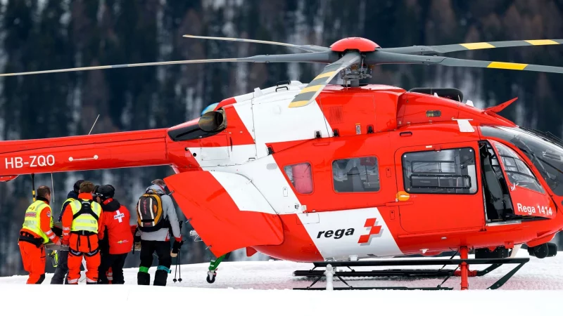 Skirennfahrerin Michelle Gisin wurde am Donnerstag per Hubschrauber geborgen. - © Jean-Christophe Bott/KEYSTONE/dpa