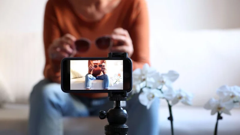 Wie lange ein Kind als Influencer vor der Kamera arbeiten darf, ist gesetzlich geregelt. Auch mit Urheberrechten sollten sich Kind und Eltern auskennen. - &copy; Karl-Josef Hildenbrand/dpa/dpa-tmn