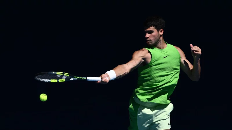 Carlos Alcaraz steht in Melbourne im Achtelfinale. - &copy; Joel Carrett/AAP/dpa