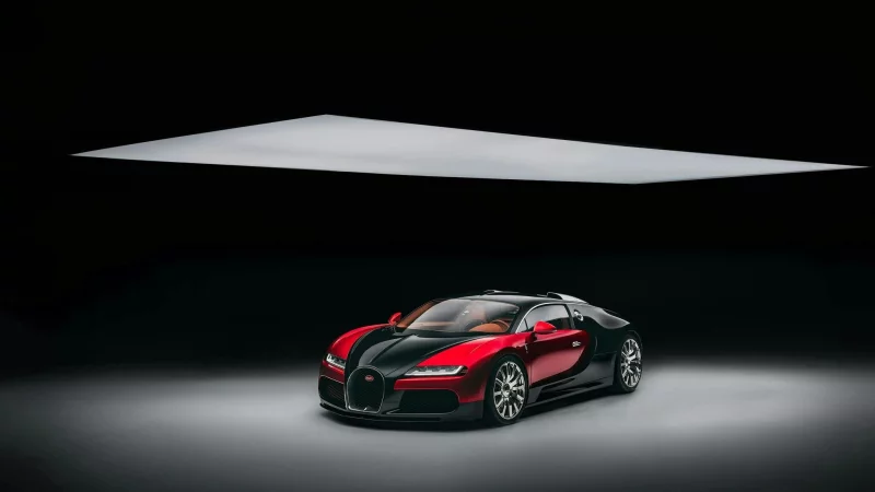 Exklusives Einzelst&uuml;ck: Das schwarz-rote Coup&eacute; ist von der Karosserie bis zum Interieur ganz den W&uuml;nschen des Kunden angepasst. - &copy; Bugatti/dpa-tmn