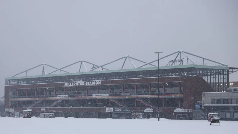 Ob das Bundesliga-Spiel des FC St. Pauli gegen RB Leipzig im Millerntor-Stadion in Hamburg stattfindet, ist offen. - &copy; Christian Charisius/dpa