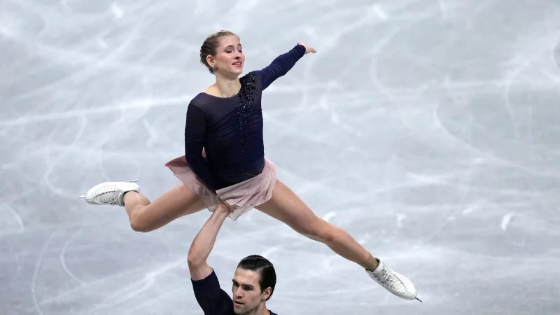 Minerva Hase (o) und Nikita Volodin sind bei der EM Goldfavorit. (Archivbild) - &copy; Hiro Komae/AP/dpa