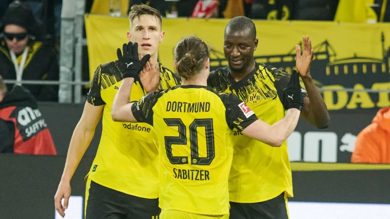 BVB-St&uuml;rmer Serhou Guirassy (rechts) gelang nach l&auml;ngerer Durststrecke wieder ein Tor. - &copy; Bernd Thissen/dpa