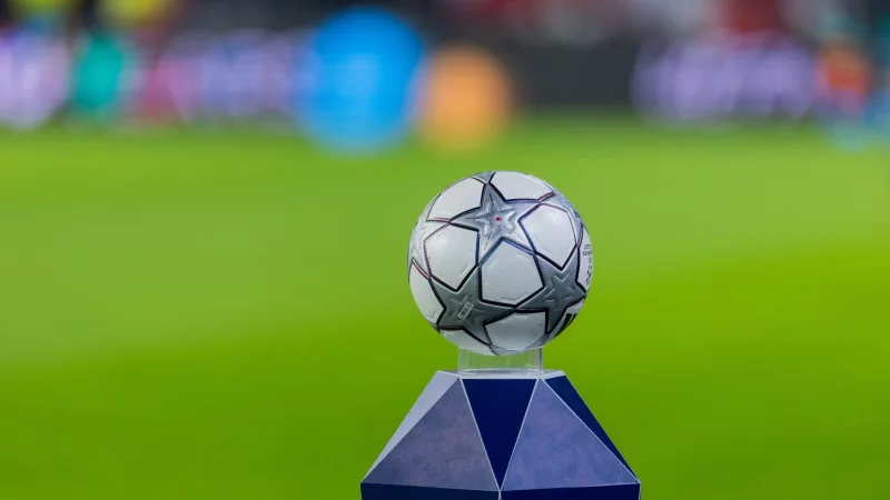 Am Freitag werden die Playoffs der Champions League ausgelost. - &copy; Rolf Vennenbernd/dpa