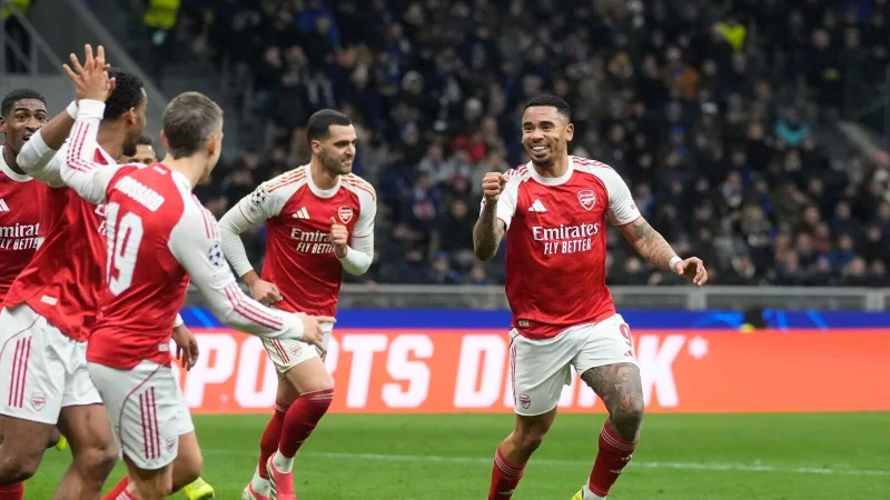 Gabriel Jesus (rechts) erzielte zwei Tore f&uuml;r den FC Arsenal - &copy; Luca Bruno/AP/dpa