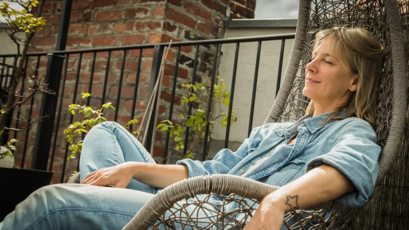 Entspannen, weil\\\'s mir guttut: Das sollten wir in den Alltag einbauen. - &copy; Christin Klose/dpa-tmn