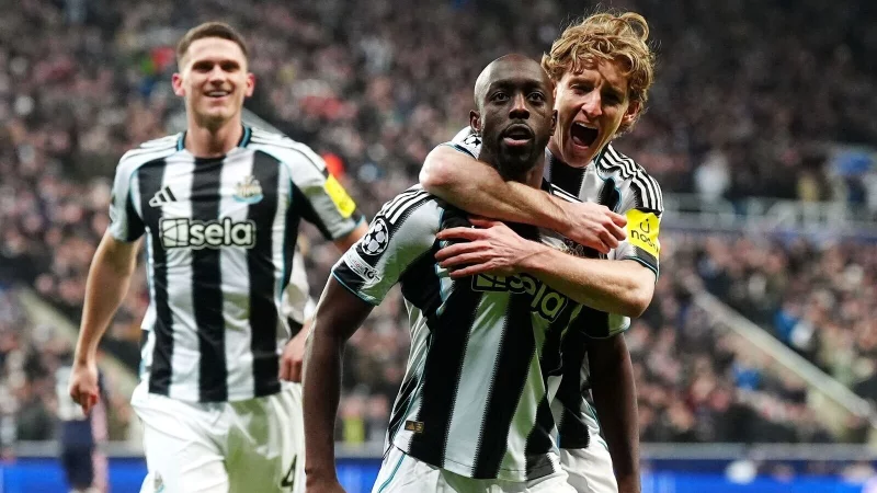 Yoane Wissa und Anthony Gordon waren zwei der drei Torsch&uuml;tzen von Newcastle gegen Eindhoven. - &copy; Owen Humphreys/PA Wire/dpa