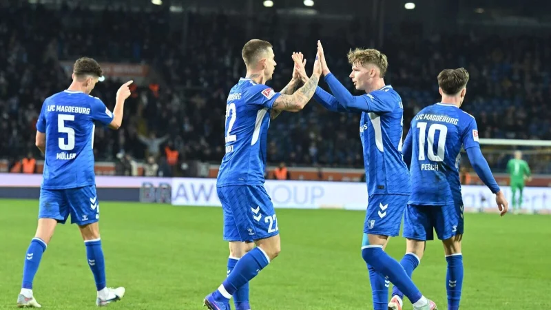 Klare Sache: Magdeburg jubelt in Braunschweig. - &copy; Swen Pf&ouml;rtner/dpa