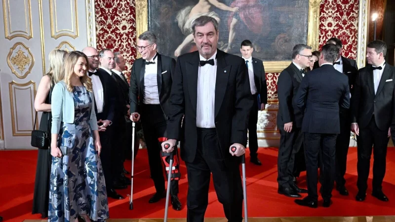 Die erzwungene Pause nach der H&uuml;ft-OP zum Nachdenken genutzt: Bayerns Ministerpr&auml;sident S&ouml;der. - &copy; Felix H&ouml;rhager/dpa