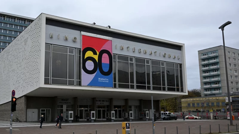 Das Kino International wird nach der Sanierung fr&uuml;her er&ouml;ffnet als bisher geplant war. (Archivbild) - &copy; Jens Kalaene/dpa