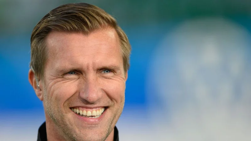 Markus Kr&ouml;sche will sich bei der Trainersuche nicht treiben lassen. (Archivbild) - &copy; Swen Pf&ouml;rtner/dpa