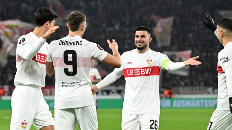 Schnelle F&uuml;hrung: Deniz Undav (2. von rechts) jubelt &uuml;ber sein 1:0. - &copy; Bernd Wei&szlig;brod/dpa