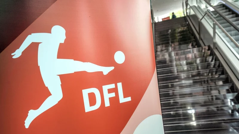 Die Fu&szlig;ball-Bundesliga spielt ausnahmsweise auch am Donnerstag (Symbolbild) - &copy; Frank Rumpenhorst/dpa