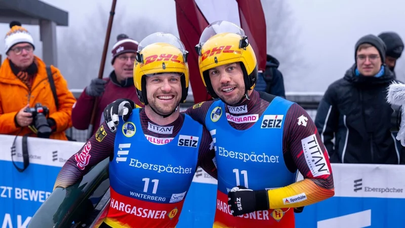 &Uuml;berzeugten als Zweite in Sigulda: Der deutsche Doppelsitzer Tobias Wendl (r) und Tobias Arlt. (Archivfoto) - &copy; David Inderlied/dpa