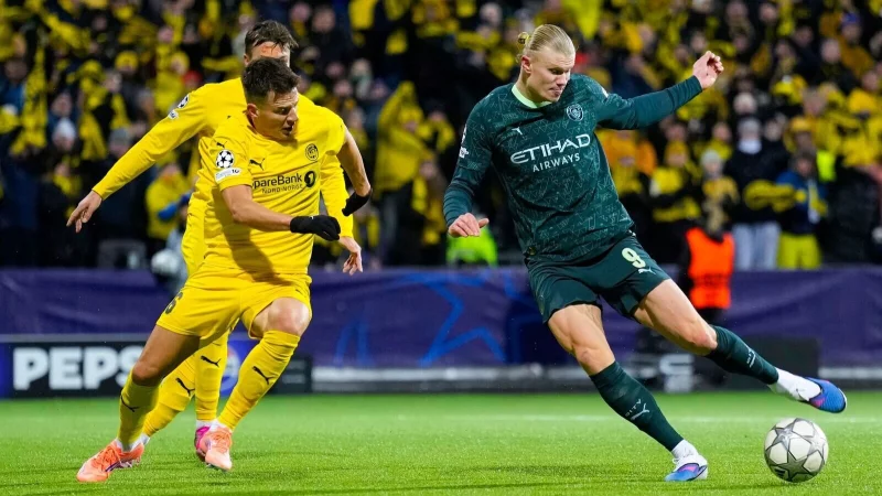 Bei der R&uuml;ckkehr von Erling Haaland (r) nach Norwegen setzte es f&uuml;r Manchester City einen D&auml;mpfer. - &copy; Fredrik Varfjell/NTB/dpa