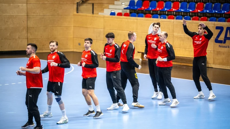 Die deutsche Handball-Nationalmannschaft beim Training in Hannover. - &copy; Sina Schuldt/dpa