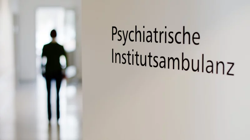 Psychiatrische Institutsambulanzen bieten ambulante Behandlung f&uuml;r Menschen mit psychischen Erkrankungen und k&ouml;nnen eine Alternative zum Klinikaufenthalt sein. - &copy; Julian Stratenschulte/dpa/dpa-tmn