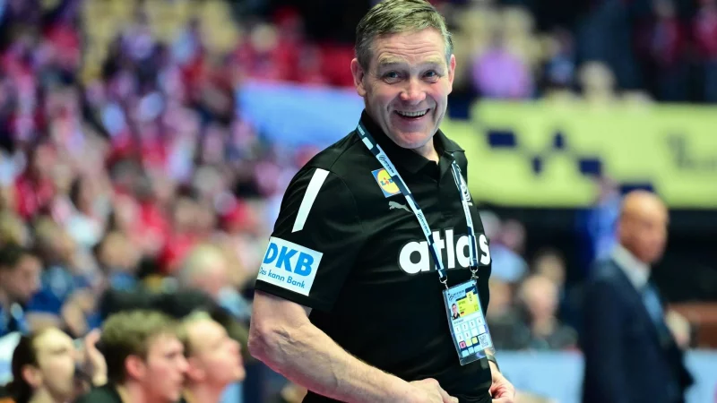 Die Sch&uuml;tzlinge von Bundestrainer Alfred Gislason haben im Kampf um das EM-Halbfinale zwei Matchb&auml;lle. - &copy; Sina Schuldt/dpa