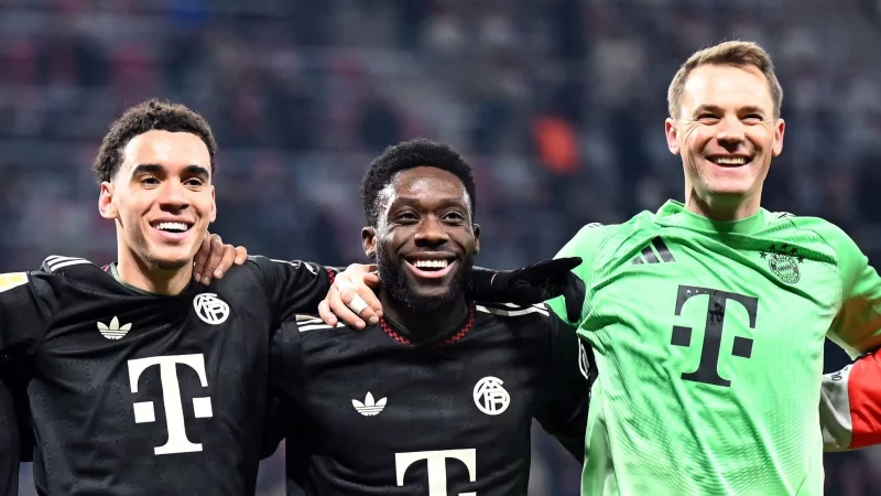 Musiala (l) und Davies (r) wollen demn&auml;chst wieder als Startelf-Spieler jubeln. (Archivbild) - &copy; David Hammersen/dpa