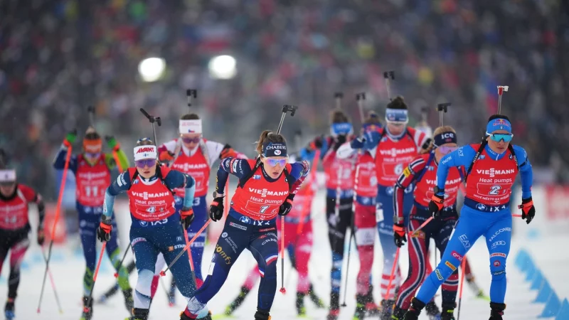 Das Mixed-Staffelrennen bildete den Abschluss des dritten Wettkampftages in Nove Mesto. - &copy; Petr David Josek/AP/dpa