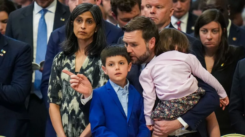 JD Vance und seine Frau Usha machen vierte Schwangerschaft &ouml;ffentlich - &copy; Alessandra Tarantino/AP/dpa