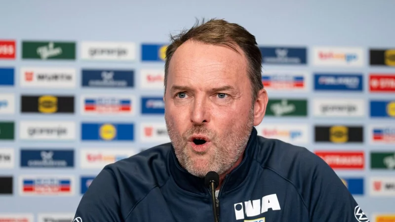 Kroatiens Trainer Dagur Sigurdsson schimpft &uuml;ber die Bedingungen bei der Handball-EM. - &copy; Sina Schuldt/dpa