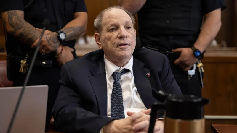 Ex-Filmmogul Harvey Weinstein bei einem Prozess in New York im Mai 2025. - &copy; Yuki Iwamura/AP/dpa