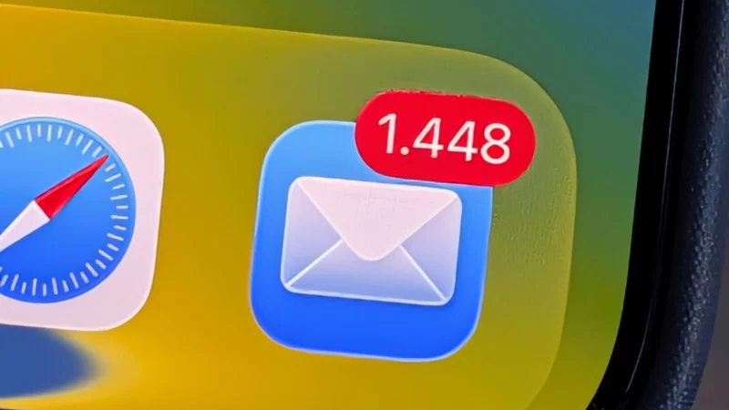 Voll was los im Postfach: Die 4-A-Taktik hilft, Stress durch E-Mail-Flut gelassen zu begegnen: Annehmen, abk&uuml;hlen, analysieren und aktiv werden. - &copy; Christoph Dernbach/dpa