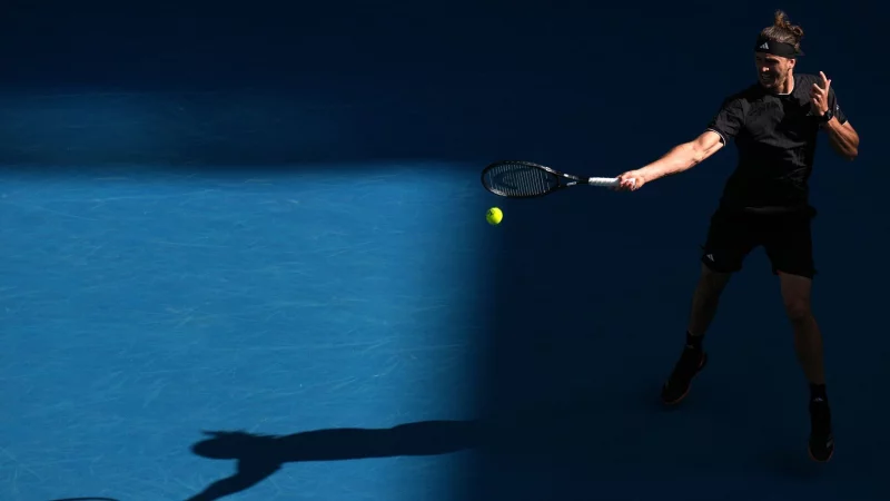 Alexander Zverev hat bei den Australian Open souver&auml;n das Viertelfinale erreicht. - &copy; Dar Yasin/AP/dpa