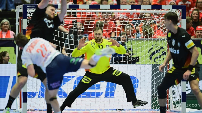 War &uuml;berragender Mann auf dem Parkett: Torwart Andreas Wolff. - &copy; Sina Schuldt/dpa