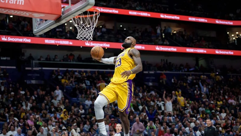 LeBron James hatte spektakul&auml;re Szenen beim Sieg in New Orleans. - &copy; Matthew Hinton/AP/dpa