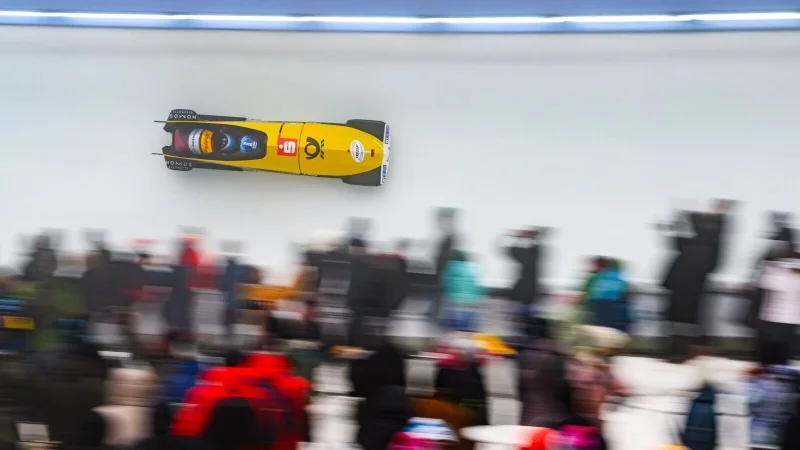 Francesco Friedrich und Alexander Sch&uuml;ller (Deutschland) verpassen beim Heim-Weltcup in Altenberg den Sieg im Zweierbob. - &copy; Robert Michael/dpa