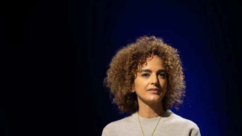 &laquo;Trag das Feuer weiter&raquo; ist der Titel des dritten und letzten Bandes von Le&iuml;la Slimanis gro&szlig;er Familiensaga. (Archivbild) - &copy; Sebastian Gollnow/dpa