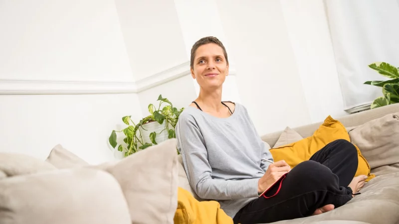 Stressabbau im Alltag: Kurze Momente des Alleinseins helfen, den Kopf zu entspannen und Stress zu reduzieren. - &copy; Christin Klose/dpa-tmn