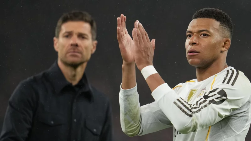 Kylian Mbapp&eacute; (r) hat sich mit Respekt von seinem bisherigen Trainer Xabi Alonso verabschiedet. (Archivbild) - &copy; Jon Super/AP/dpa