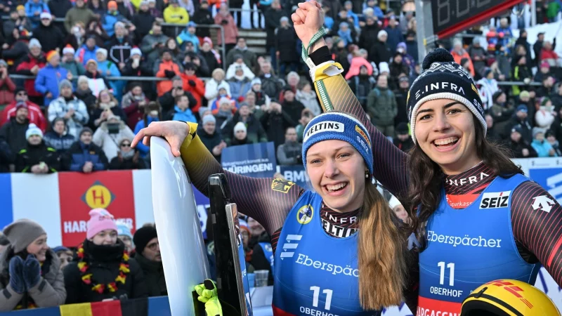 Europameisterinnen, aber bei Olympia nicht dabei: Jessica Degenhardt (r) und Cheyenne Rosenthal. - &copy; Martin Schutt/dpa