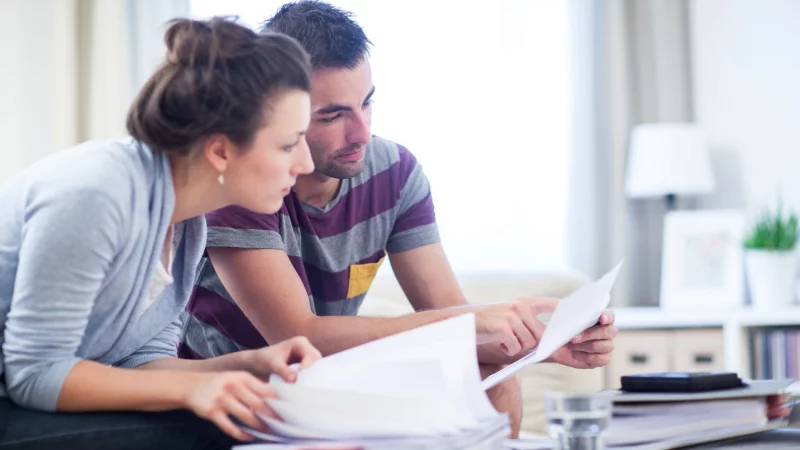 Viele Versicherungsbeitr&auml;ge werden im Januar f&auml;llig: Der Jahresstart ist ein guter Zeitpunkt, um den eigenen Versicherungsschutz zu &uuml;berpr&uuml;fen. - &copy; Christin Klose/dpa-tmn