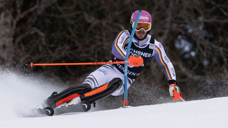 Linus Stra&szlig;er verpasste im Slalom von Wengen knapp die Top Ten. - &copy; Jean-Christophe Bott/KEYSTONE/dpa