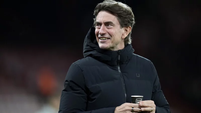 Wegen eines Kaffeebechers mit Arsenal-Logo in der Kritik: Tottenham-Trainer Thomas Frank. - &copy; Andrew Matthews/PA Wire/dpa