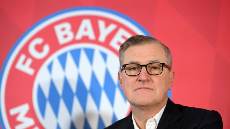 Bayern-Vorstandschef Jan-Christian Dreesen sah ein gutes Gespr&auml;ch beim Austausch mit dem DFB &uuml;ber den Frauenfu&szlig;ball. - &copy; Jens Niering/dpa