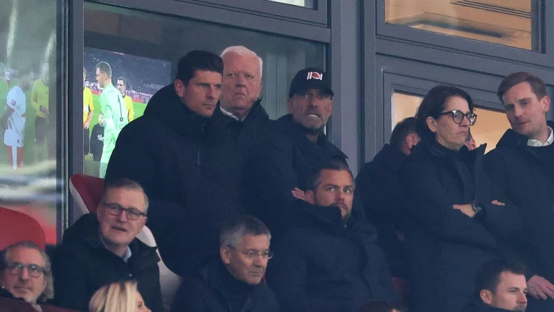 J&uuml;rgen Klopp auf der Trib&uuml;ne des Leipziger Stadions. - &copy; Jan Woitas/dpa