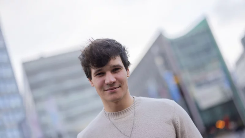 Wincent Weiss kommt &uuml;ber oberfl&auml;chlichen Smalltalk kaum hinaus. (Archivbild) - &copy; Rolf Vennenbernd/dpa