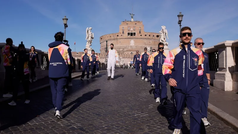 Um den olympischen Fackellauf durch Italien - hier etwa bei einer Station in Rom - gibt es &Auml;rger. (Archivbild) - &copy; Cecilia Fabiano/LaPresse via ZUMA Press/dpa