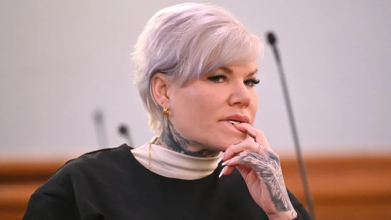 Hitlergru&szlig; auf der B&uuml;hne: Melanie M&uuml;ller legt Revision gegen Urteil ein. (Archivbild) - &copy; David Hammersen/dpa