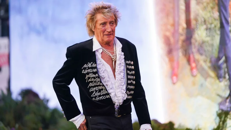 Es schmerze ihn &laquo;zutiefst&raquo;, wenn er lese, dass Trump &laquo;unsere Truppen in Afghanistan daf&uuml;r kritisiert hat, nicht an der Front gewesen zu sein&raquo;, sagte Rod Stewart. (Archivfoto) - &copy; Alberto Pezzali/Invision/AP/dpa